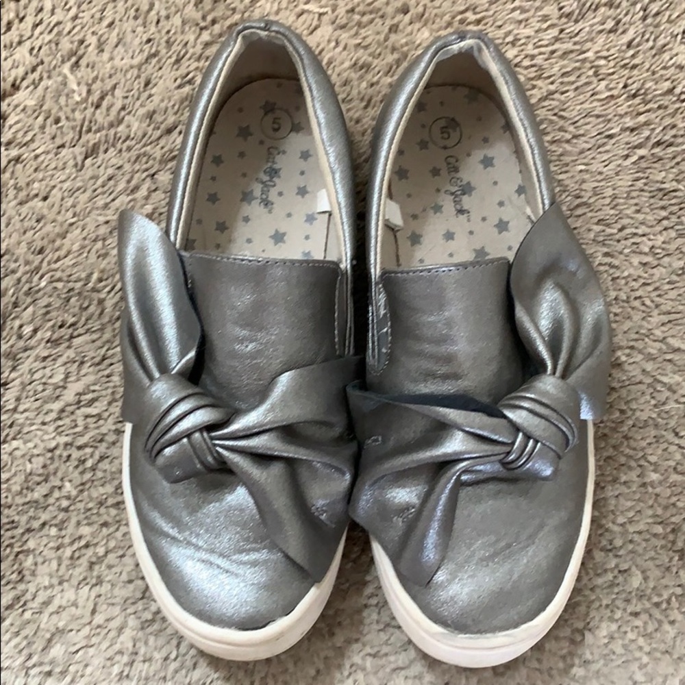 Girls 5 Women’s 7 Cat and Jack loafers